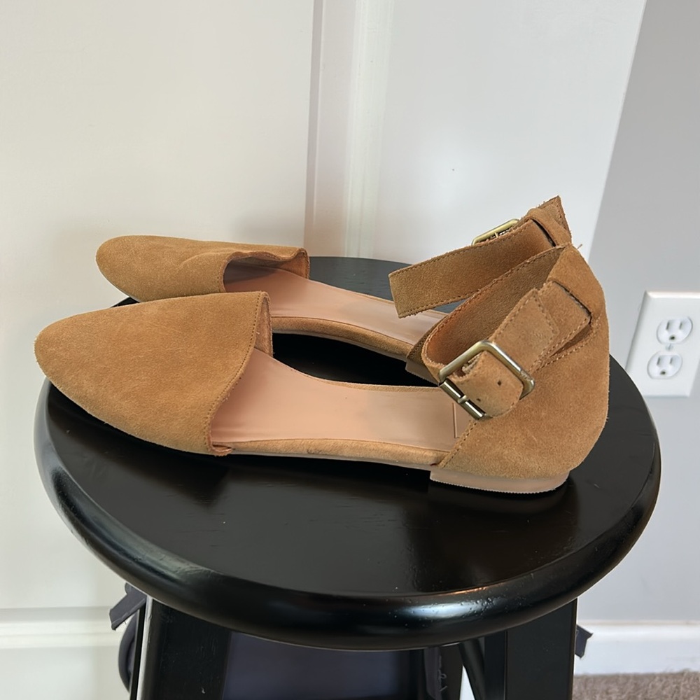 Women's Tan Suede Flats